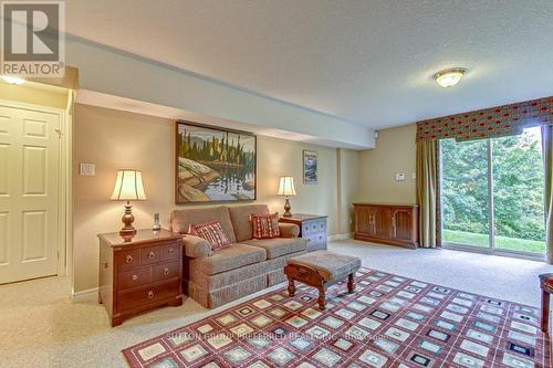 18 - 505 Blue Jay Drive, London, ON - Indoor Photo Showing Living Room