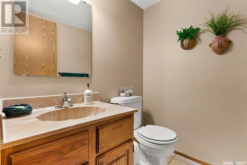 887 Dorothy Street, Regina, SK - Indoor Photo Showing Bathroom