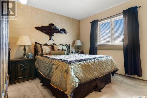 887 Dorothy Street, Regina, SK - Indoor Photo Showing Bedroom