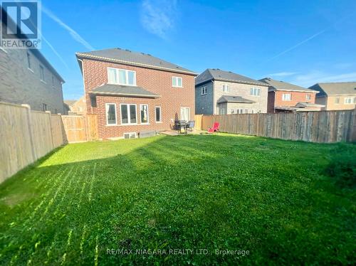 77 Sunset Way, Thorold, ON - Outdoor With Backyard