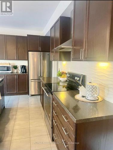 77 Sunset Way, Thorold, ON - Indoor Photo Showing Kitchen