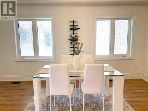 77 Sunset Way, Thorold, ON - Indoor Photo Showing Dining Room