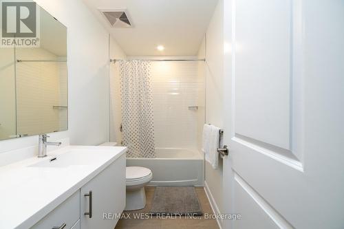 102 - 3220 William Coltson Avenue E, Oakville, ON - Indoor Photo Showing Bathroom