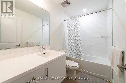 102 - 3220 William Coltson Avenue E, Oakville, ON - Indoor Photo Showing Bathroom