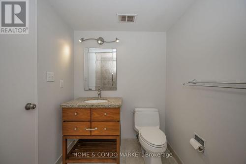 604 - 200 Robert Speck Parkway, Mississauga (City Centre), ON - Indoor Photo Showing Bathroom