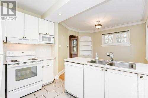 475 Golden Avenue, Ottawa, ON - Indoor Photo Showing Kitchen With Double Sink