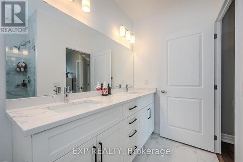 903 - 1880 Gordon Street, Guelph (Clairfields), ON - Indoor Photo Showing Bathroom