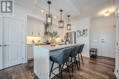 903 - 1880 Gordon Street, Guelph, ON - Indoor Photo Showing Kitchen With Upgraded Kitchen