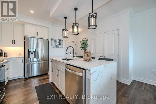 903 - 1880 Gordon Street, Guelph (Clairfields), ON - Indoor Photo Showing Kitchen With Stainless Steel Kitchen With Upgraded Kitchen