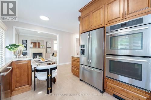 2412 Dunholm Gate, Oakville (Iroquois Ridge North), ON - Indoor Photo Showing Kitchen