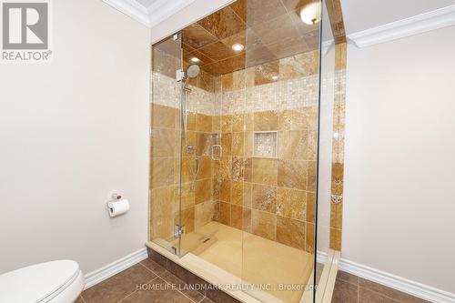 2412 Dunholm Gate, Oakville, ON - Indoor Photo Showing Bathroom