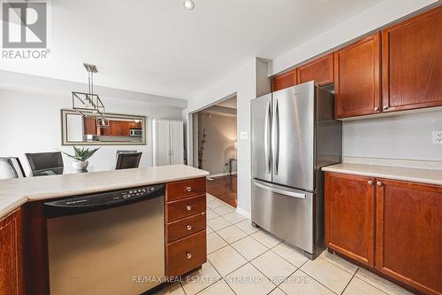 350 Andrews Trail, Milton (Clarke), ON - Indoor Photo Showing Kitchen