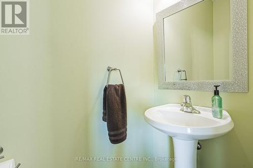 350 Andrews Trail, Milton (Clarke), ON - Indoor Photo Showing Bathroom