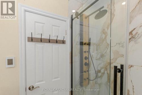 438 Temagami Crescent, Mississauga, ON - Indoor Photo Showing Bathroom