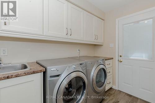 438 Temagami Crescent, Mississauga, ON - Indoor Photo Showing Laundry Room