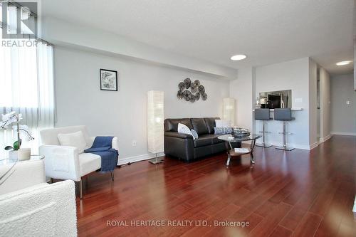 505 - 3231 Eglinton Avenue E, Toronto (Scarborough Village), ON - Indoor Photo Showing Living Room