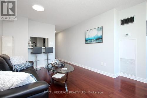 505 - 3231 Eglinton Avenue E, Toronto (Scarborough Village), ON - Indoor Photo Showing Living Room