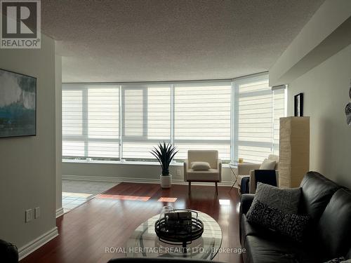 505 - 3231 Eglinton Avenue E, Toronto (Scarborough Village), ON - Indoor Photo Showing Living Room