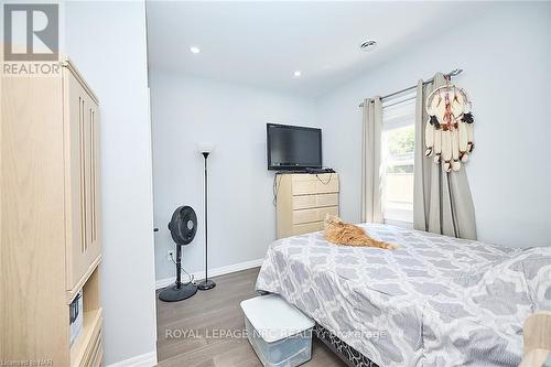 2 Fairburn Avenue, St. Catharines, ON - Indoor Photo Showing Bedroom