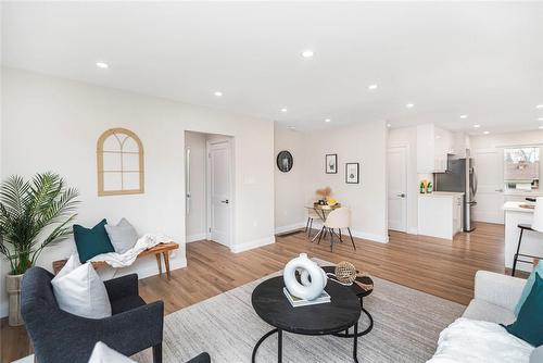 45 Oak Street, Simcoe, ON - Indoor Photo Showing Living Room