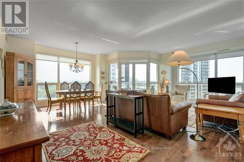 701 - 38 Metropole, Ottawa, ON - Indoor Photo Showing Living Room