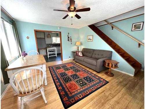 165 Lindsay Street, Kimberley, BC - Indoor Photo Showing Living Room