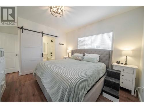 6280 Laurier Avenue, Wardner, BC - Indoor Photo Showing Bedroom