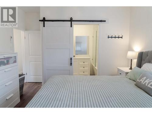 6280 Laurier Avenue, Wardner, BC - Indoor Photo Showing Bedroom