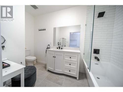 6280 Laurier Avenue, Wardner, BC - Indoor Photo Showing Bathroom