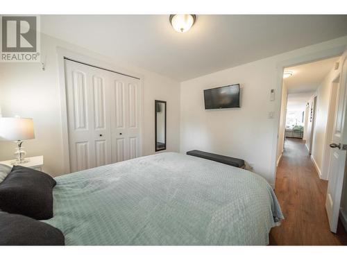 6280 Laurier Avenue, Wardner, BC - Indoor Photo Showing Bedroom