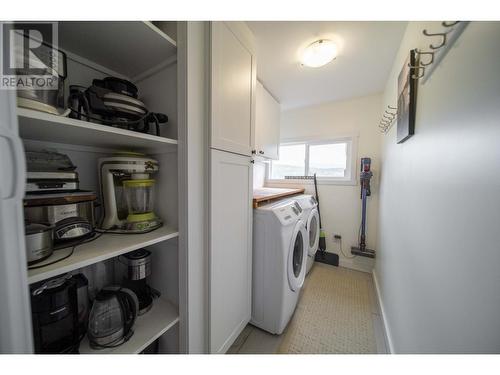 6280 Laurier Avenue, Wardner, BC - Indoor Photo Showing Laundry Room