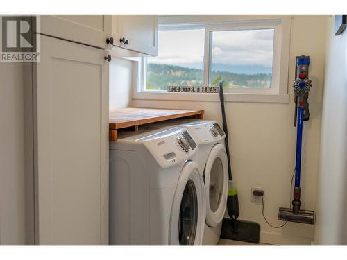 6280 Laurier Avenue, Wardner, BC - Indoor Photo Showing Laundry Room