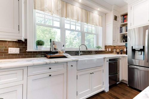 183 Mill Street, Hamilton, ON - Indoor Photo Showing Kitchen With Upgraded Kitchen