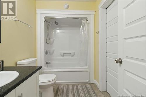 68 River Front Way, Fredericton, NB - Indoor Photo Showing Bathroom