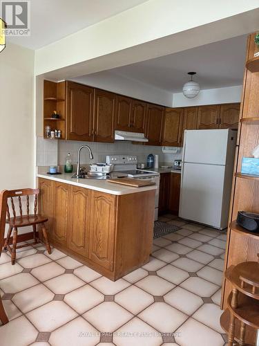 253 Mcgill Street N, Mississauga, ON - Indoor Photo Showing Kitchen