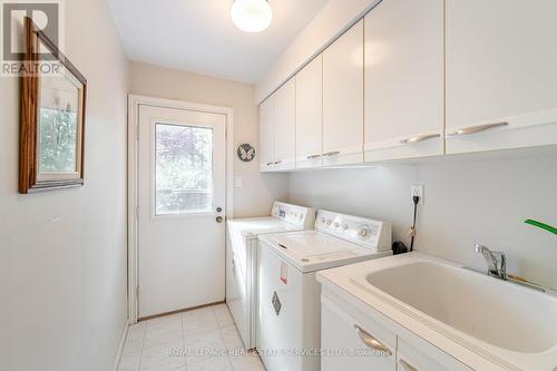 468 Copeland Court, Oakville, ON - Indoor Photo Showing Laundry Room