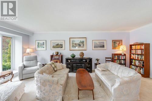 468 Copeland Court, Oakville (Eastlake), ON - Indoor Photo Showing Living Room