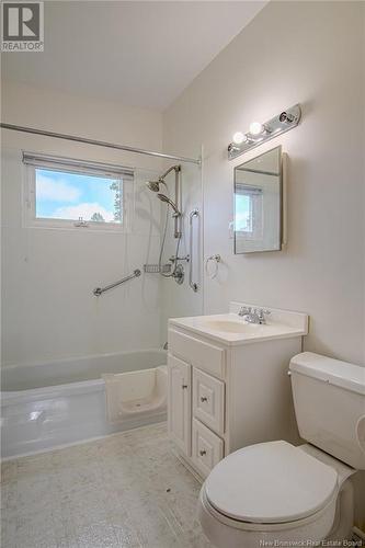 96 Woodward Avenue, Saint John, NB - Indoor Photo Showing Bathroom