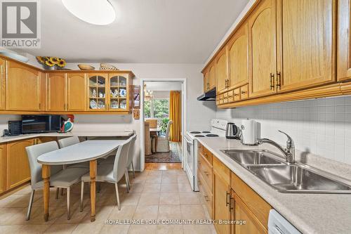 26 Crimson Millway, Toronto (St. Andrew-Windfields), ON - Indoor Photo Showing Kitchen With Double Sink