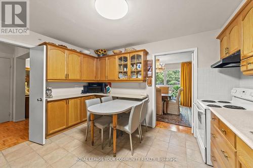 26 Crimson Millway, Toronto (St. Andrew-Windfields), ON - Indoor Photo Showing Kitchen