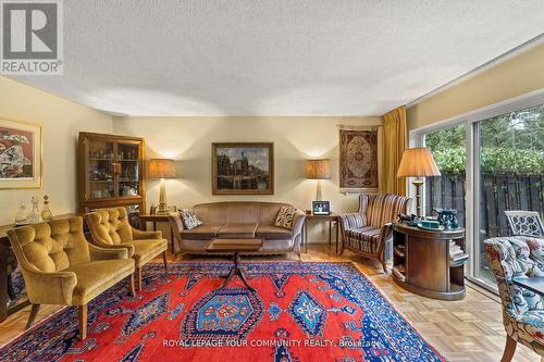 26 Crimson Millway, Toronto (St. Andrew-Windfields), ON - Indoor Photo Showing Living Room