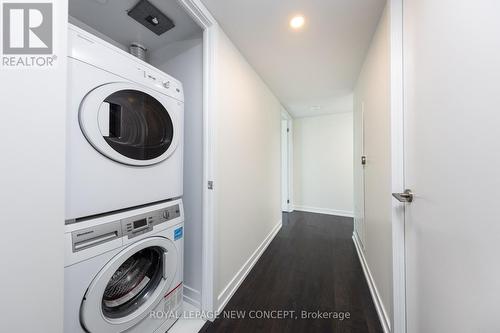 2401 - 125 Redpath Avenue, Toronto (Mount Pleasant West), ON - Indoor Photo Showing Laundry Room