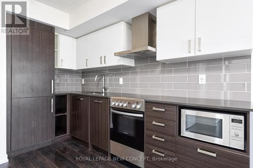 2401 - 125 Redpath Avenue, Toronto (Mount Pleasant West), ON - Indoor Photo Showing Kitchen With Upgraded Kitchen