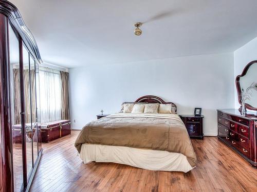 Chambre Ã  coucher principale - 450 Rue Larivière, Laval (Sainte-Dorothée), QC - Indoor Photo Showing Bedroom