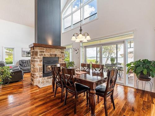 Interior - 321 Av. Du Parc, Magog, QC - Indoor Photo Showing Dining Room With Fireplace