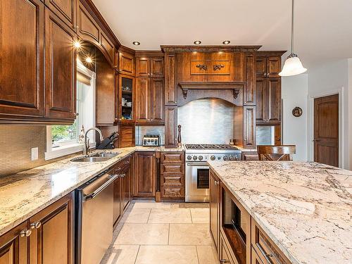 Kitchen - 321 Av. Du Parc, Magog, QC - Indoor Photo Showing Kitchen With Double Sink