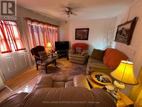 6 Fourth Avenue, Larder Lake, ON - Indoor Photo Showing Living Room