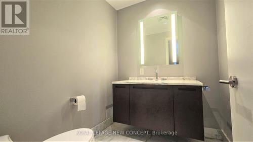 4902 - 180 University Avenue, Toronto, ON - Indoor Photo Showing Bathroom