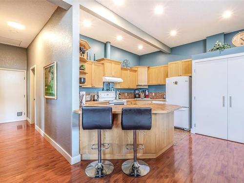 9749 Willow St, Chemainus, BC - Indoor Photo Showing Kitchen