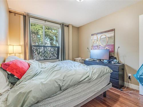 9749 Willow St, Chemainus, BC - Indoor Photo Showing Bedroom